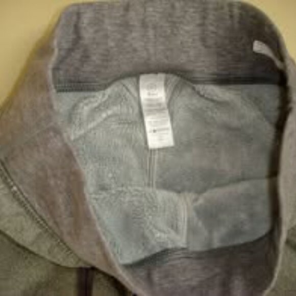 Ivivva Girl by Lululemon 🍋Huddle and Cuddle grey pant fuzzy fleece  size 10 - Picture 4 of 5